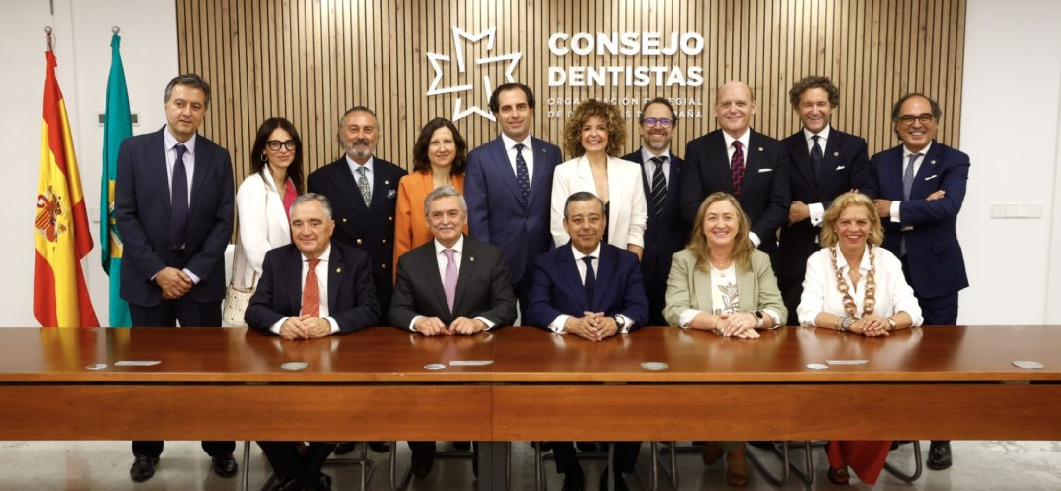 Alumni Egas Moniz assume funções no Conselho Geral de Dentistas de Espanha